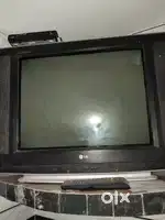 LG 2010 Model TV – 16.5 Screen – Good Condition & Working