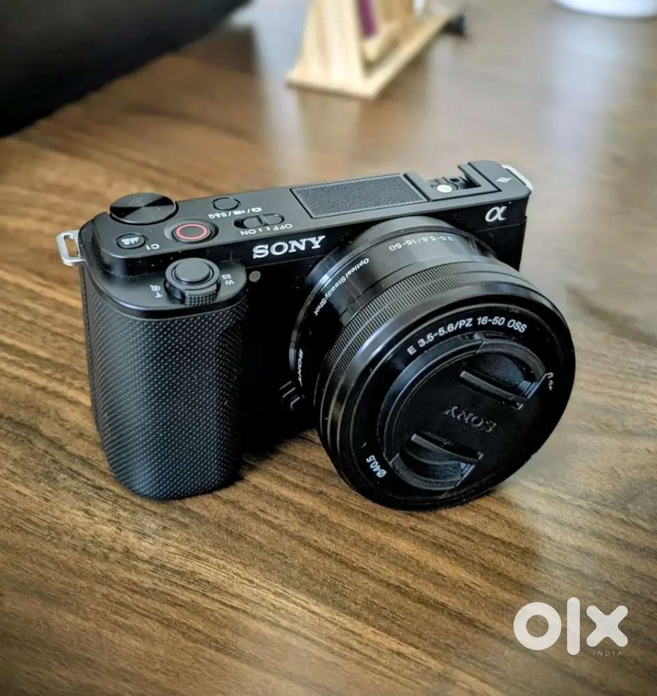 Sony ZV E10 WITH LENS
