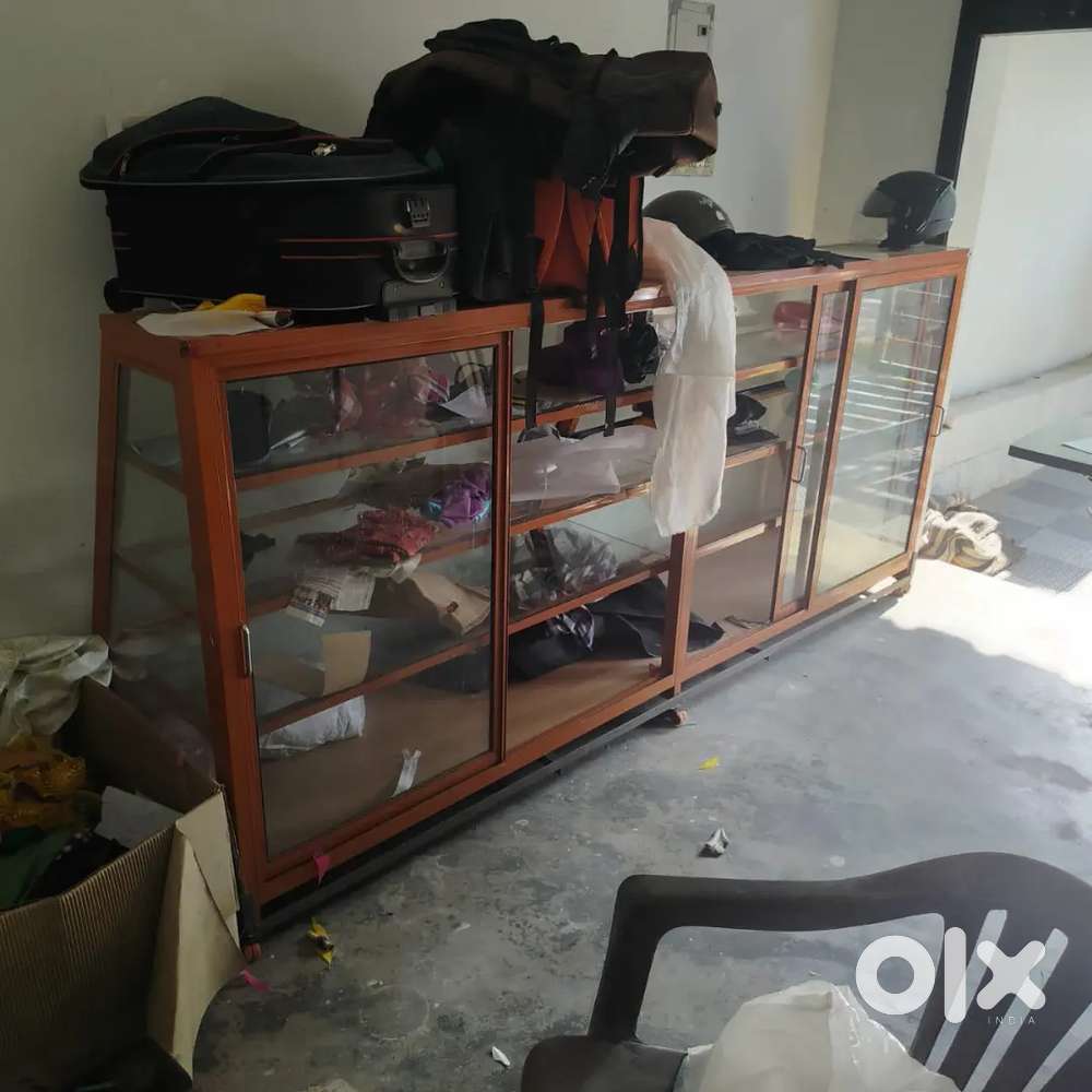 Hotel Bakery- Cup bard counter