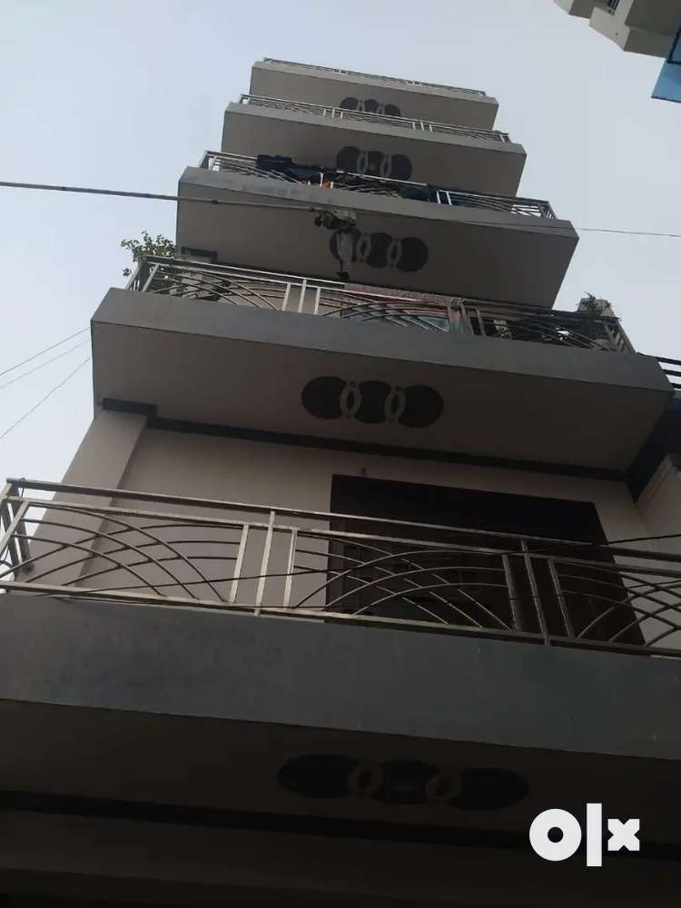 Urgent 2 BHK Flat for Sale in Lalbagh Lucknow