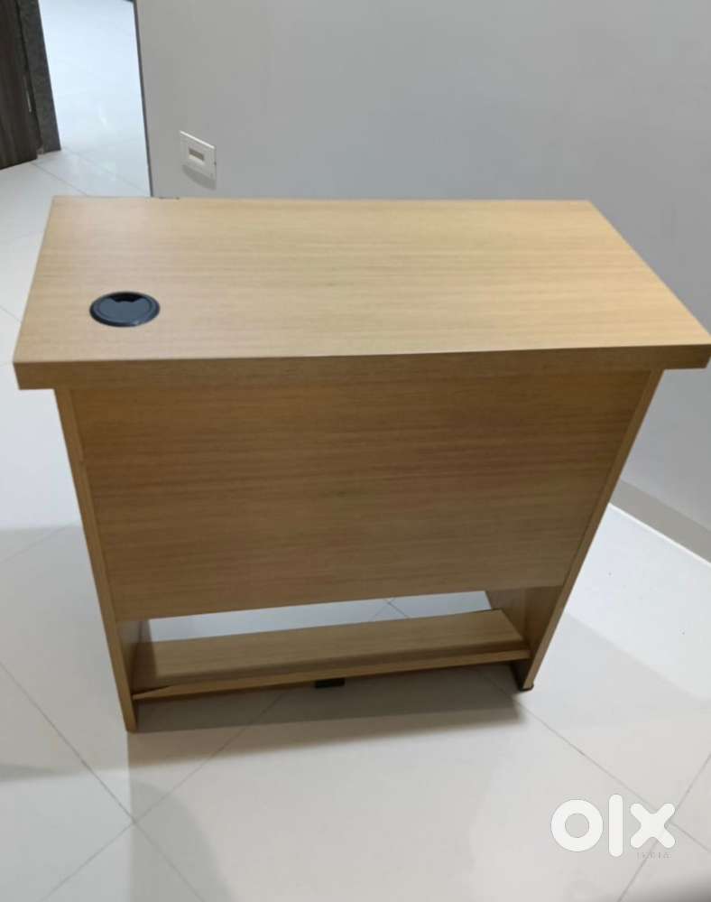 Computer table