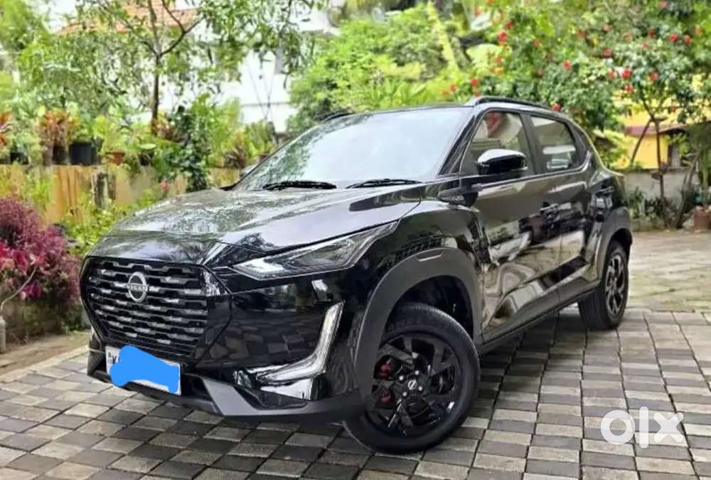 Nissan Magnite Kuro Edition AMT Top End Model Black