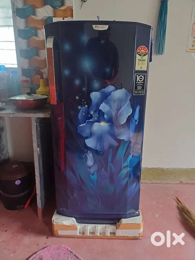 A 5 star 180 litre fridge in brand new condition is available for sale