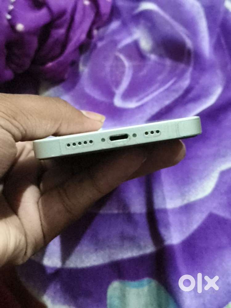 I phone 13 128 gb battery health 86