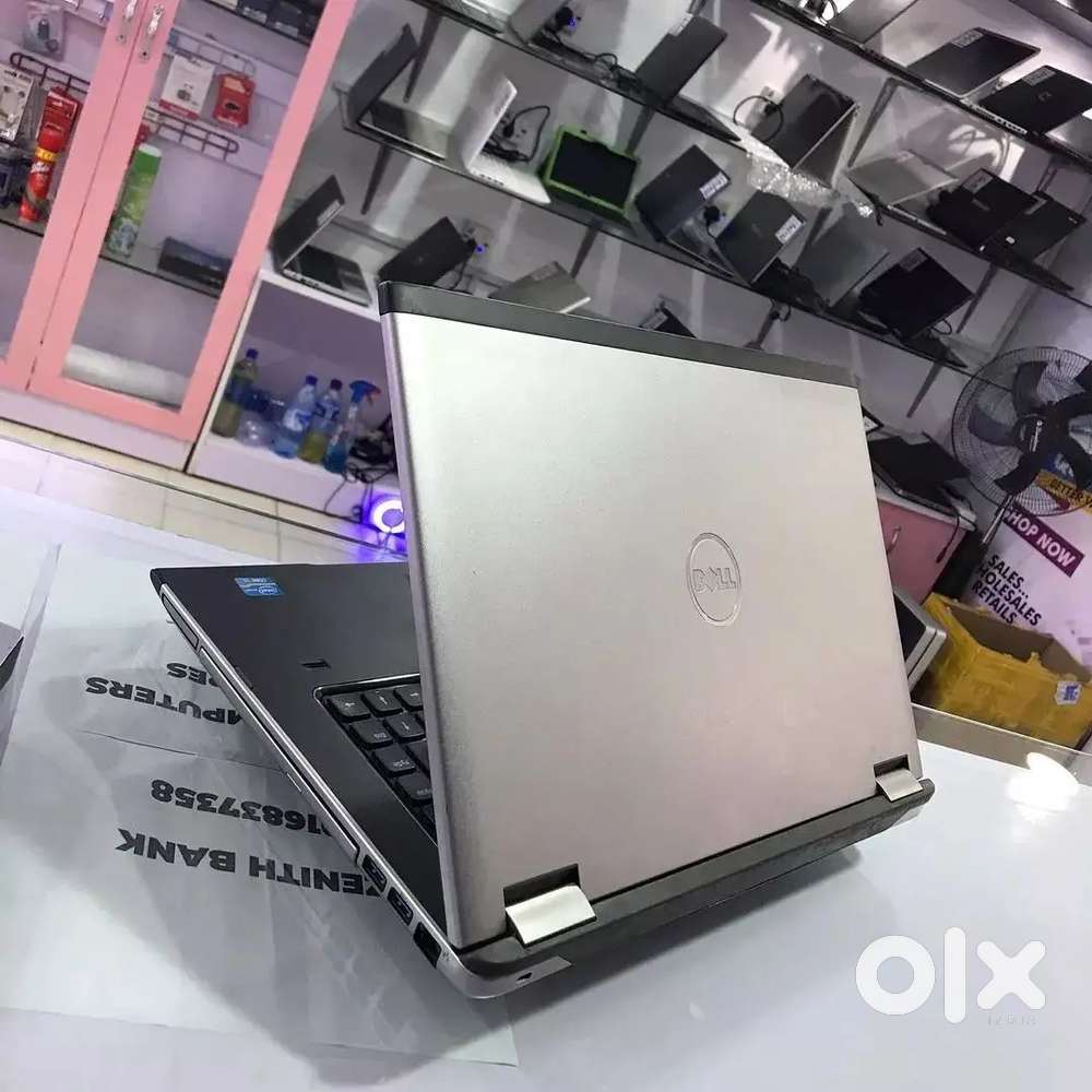 Dell Vostro 3350 including charger,extra battery and company bag