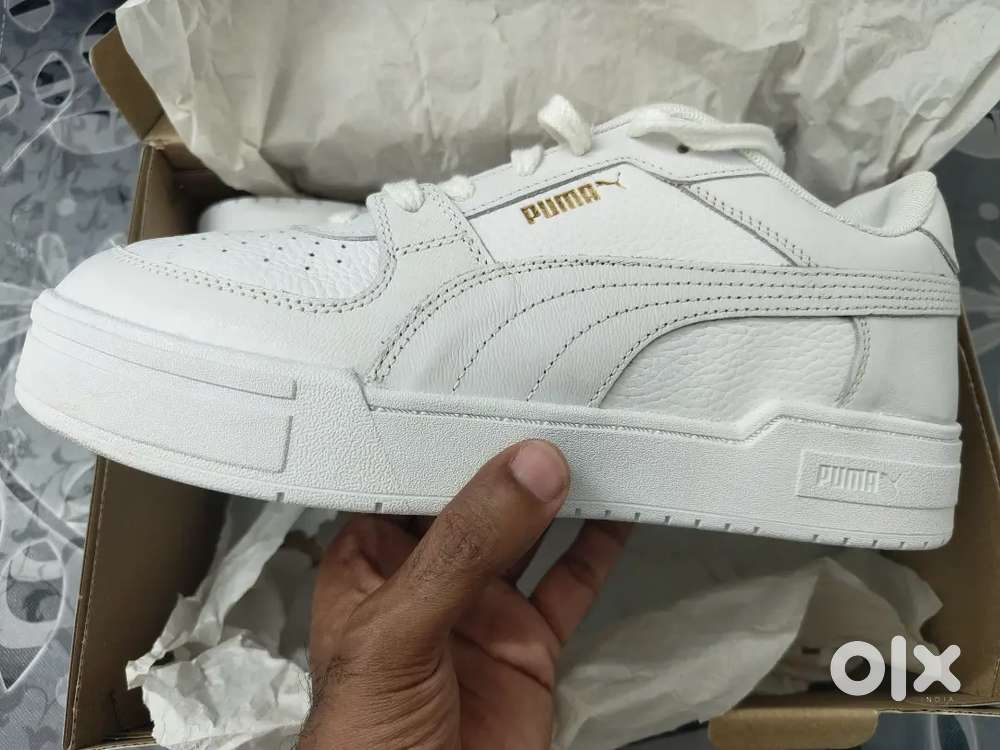 Size 10 Puma ca pro classic white with orginal box.