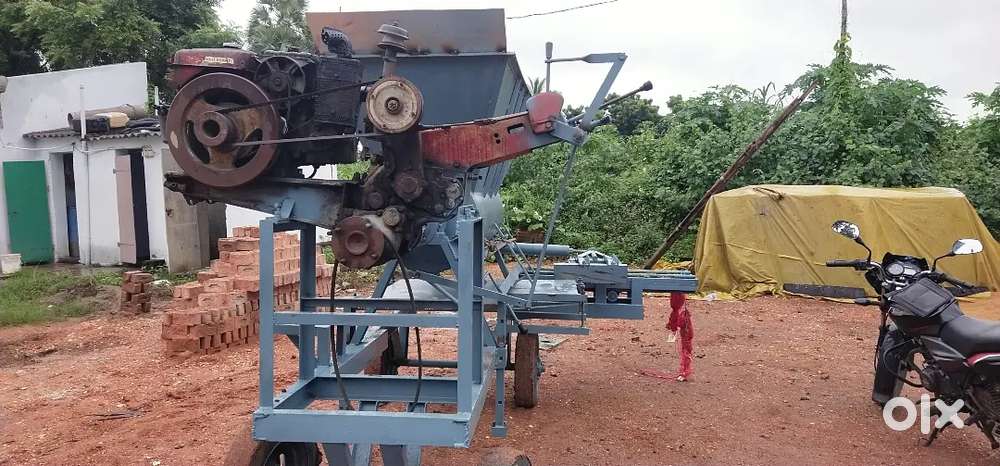 Brick cutting machine