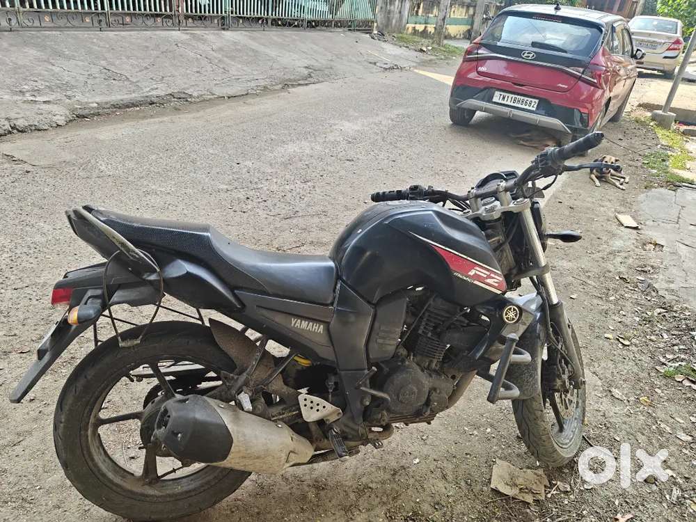 Yamaha FZ well contisioned engine bike with single owner usage