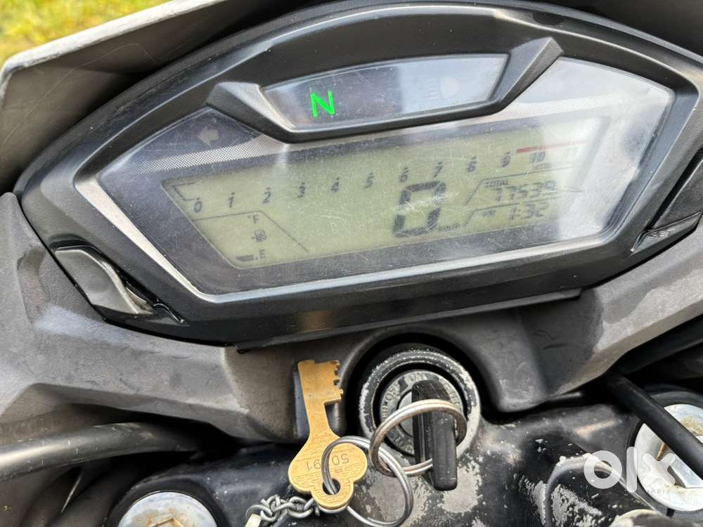 Great condition CB Hornet 160R Orange