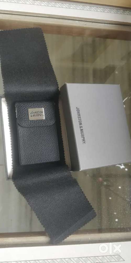 Johnston & Murphy Classic Card Holder.