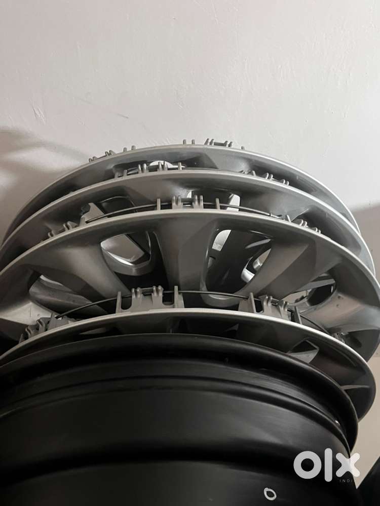 Grand Vitara 17 inch 4 Rims with Wheel cups
