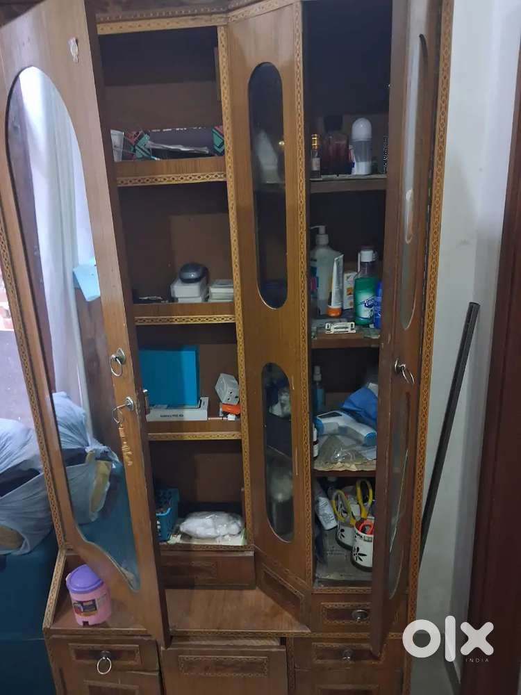 Dressing table