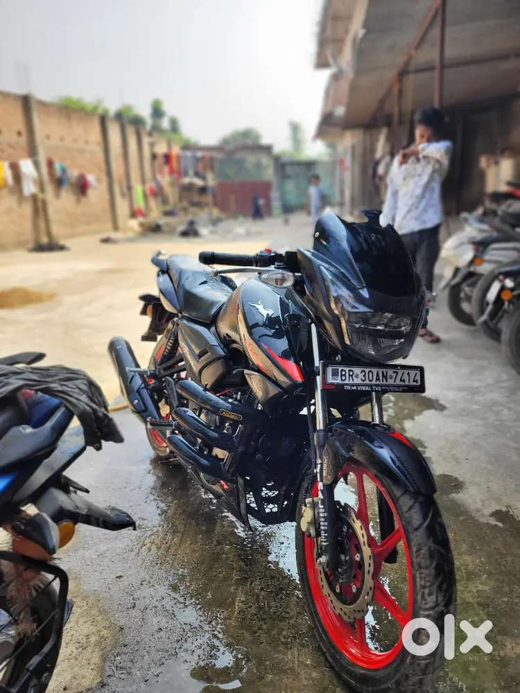 All types of vehicle are available,Timepass wale during rahe