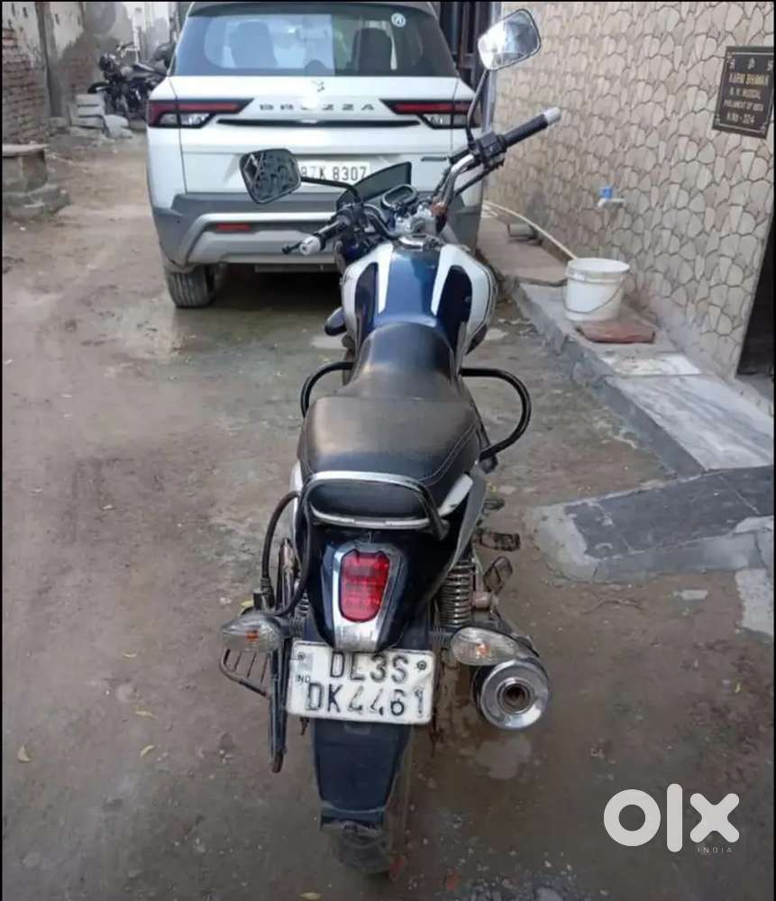Bajaj v15 oct 2016 model