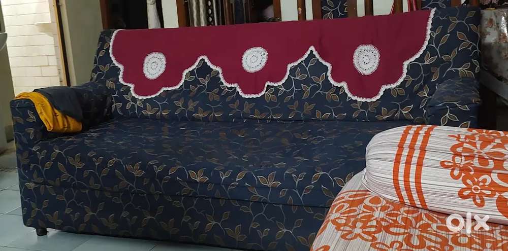 Selling a sofa set