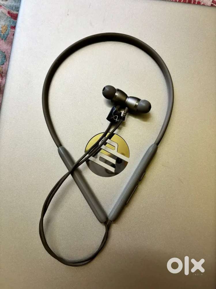 Boat bluetooth headphones