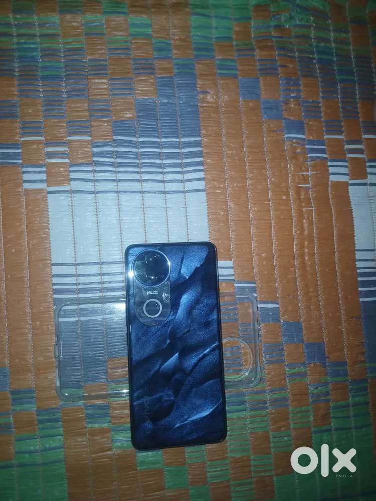 Vivo V50e. 8/128 GB.