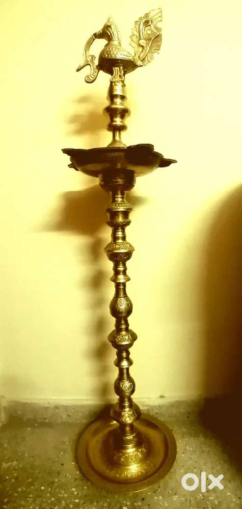 Single Unused Peacock 4 Feet Traditional ದೀಪಾ Lamp दीपक குத்துவிளக்கு.