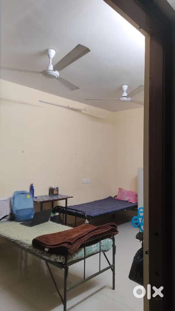 DIVYASHREE GIRLS HOSTEL (GIRLS ONLY)