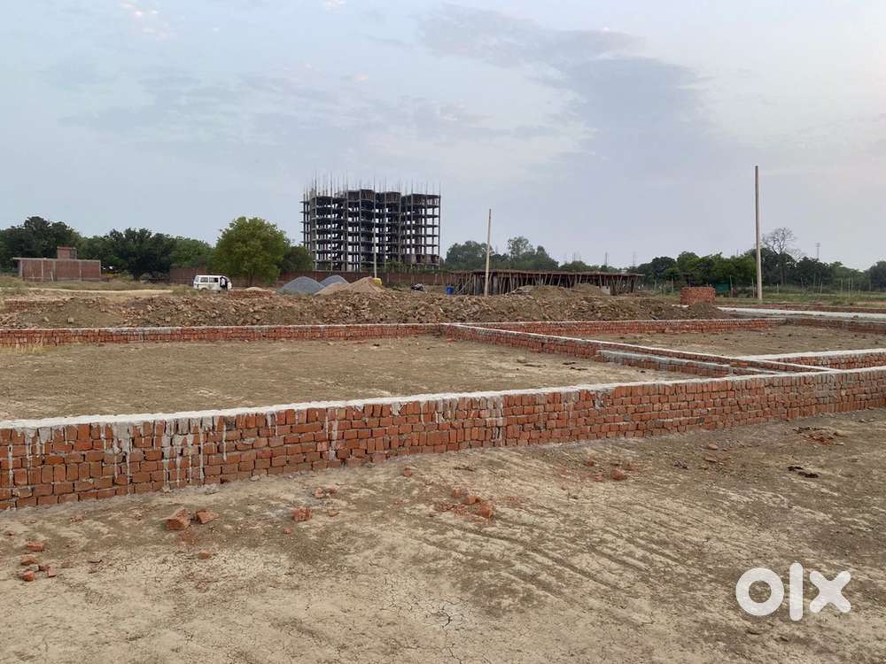 Rohania me sabse best location me plot gangapur road par