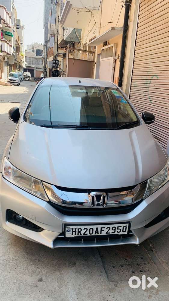 Honda City 2015 Petrol non-accidental, Well Maintained and 1st Owner