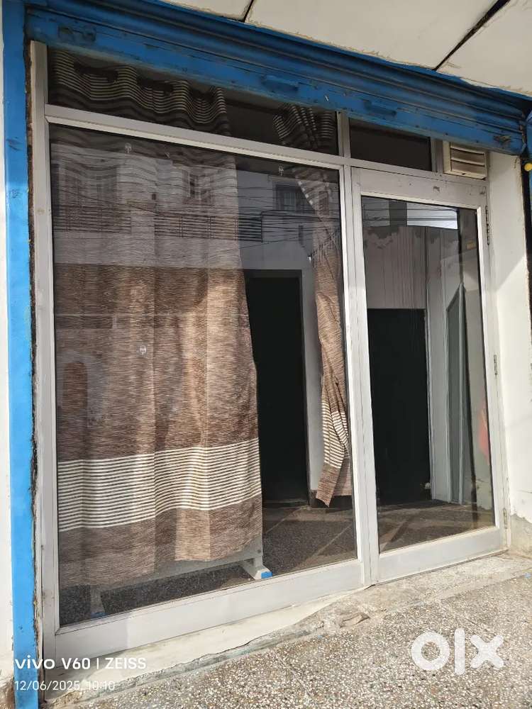 Boutique Shop Door And Size 8/6 Fitt  A1 Condition  1.5 Year Old