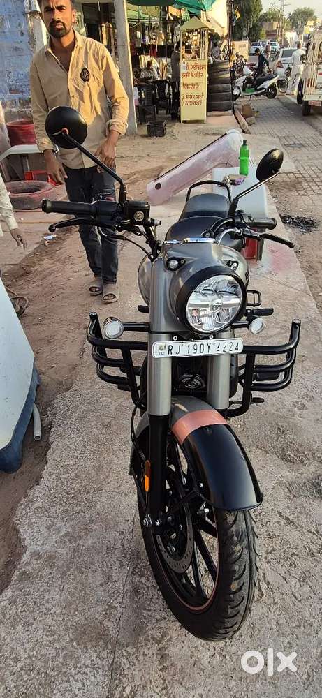 All new bike 1800 k m only  running