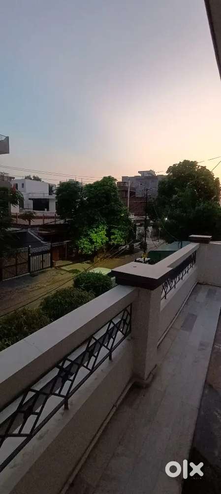 2bhk beautiful house portion with terrace ( near alankar guesthouse)