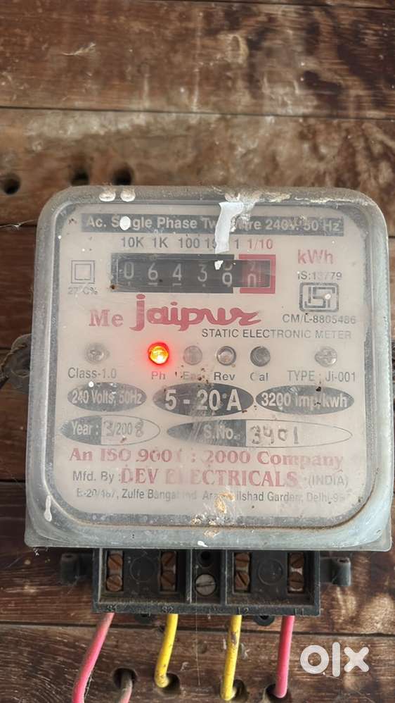 1 room avaible with attached leth bath