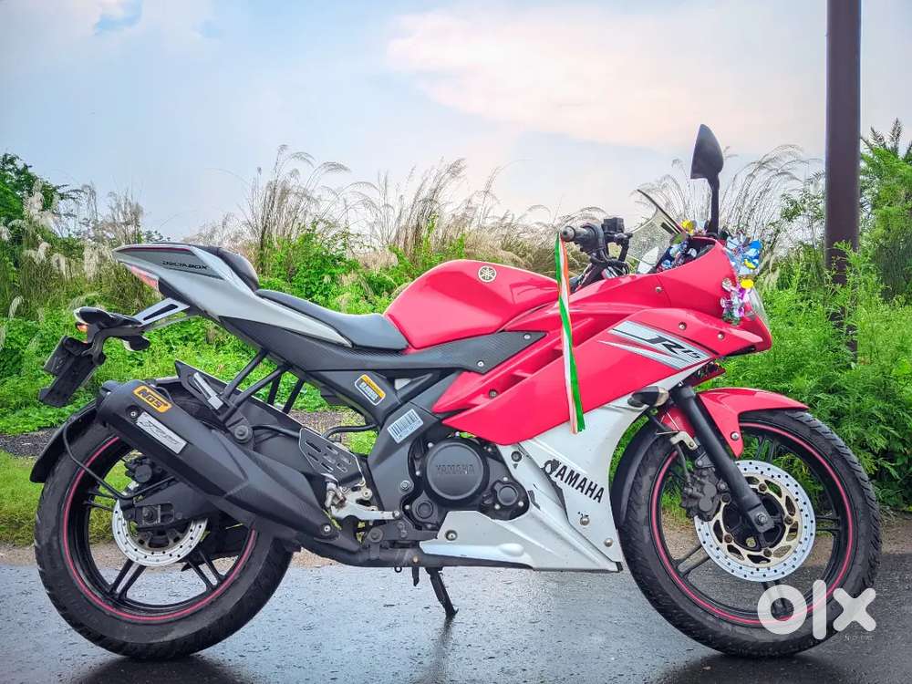 Selling my premium Yamaha R15 V2