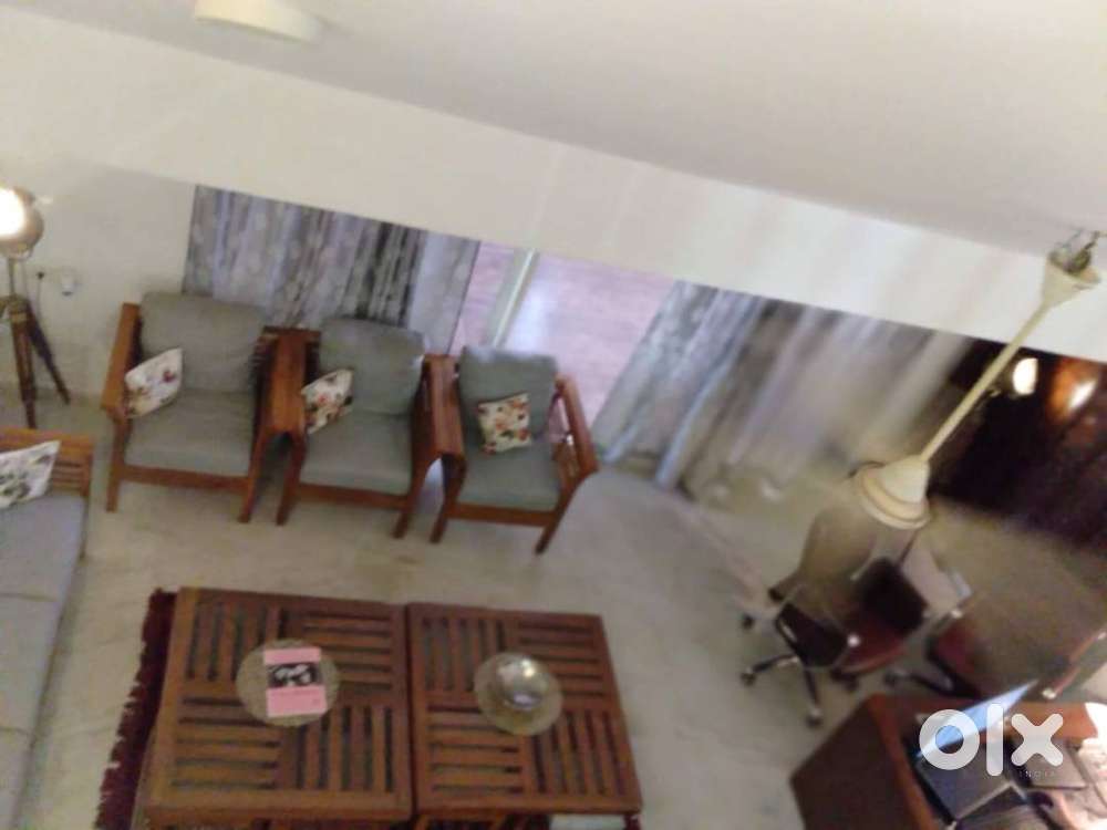 Specious 4 bhk penthouse for lease