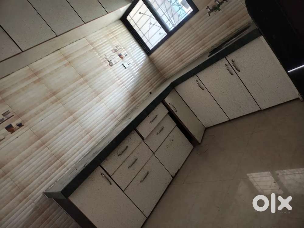 2bhk flat 1st floor rent 13,000rs omkar nagar