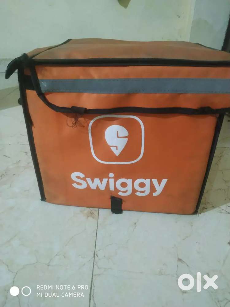 स्वीगी बैग बेचना है जिसको लेना हो संपर्क करे