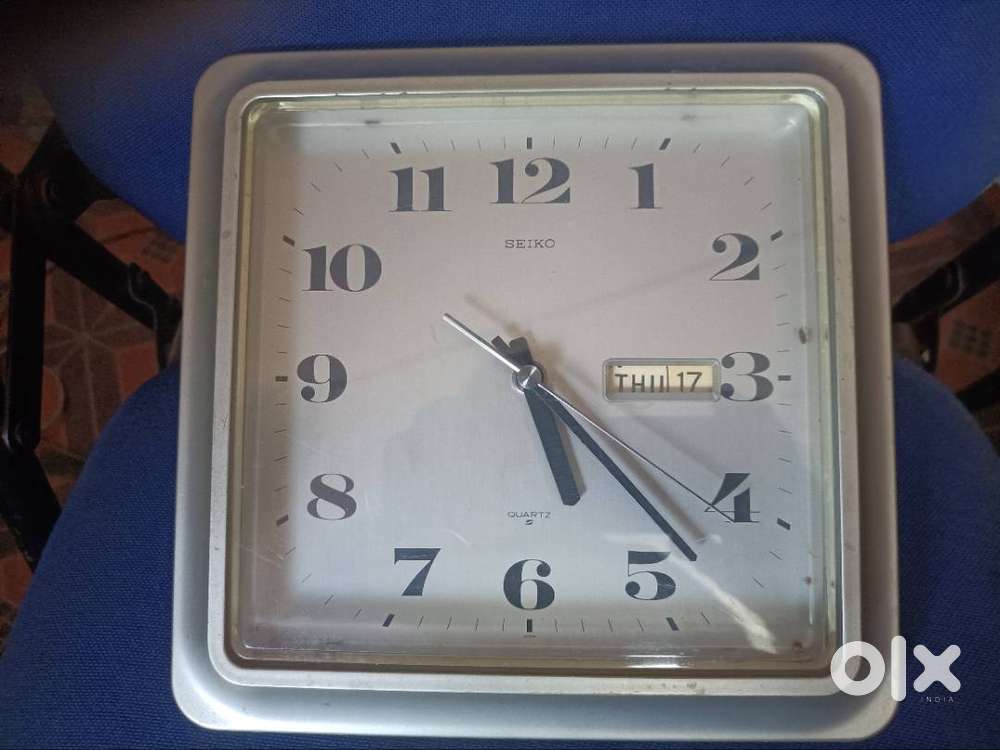 Seiko japan day date wall clock