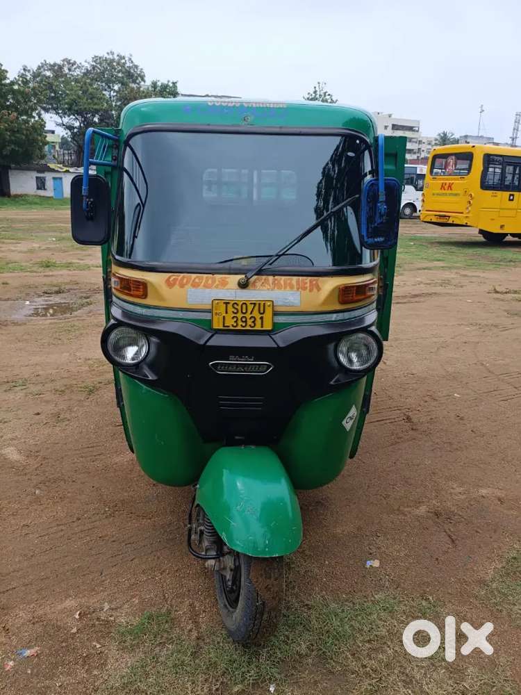 Bajaj maxima cng petrol