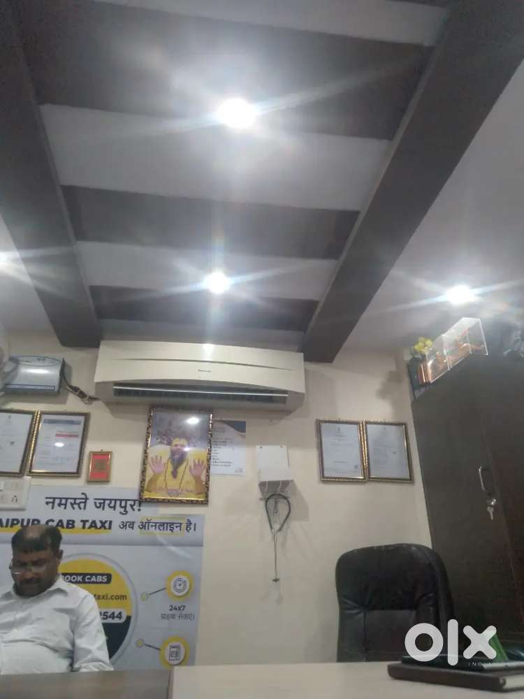 Travels office work on computer  10th/12th pass out