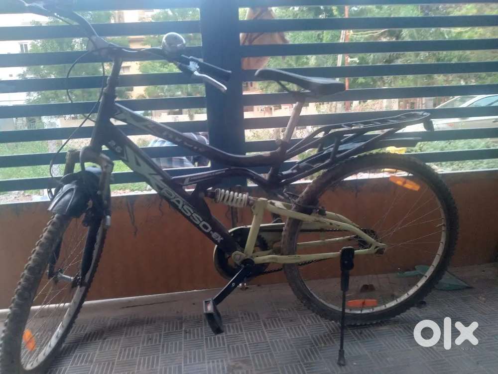 Hercules Avon cycle with suspension and brakes with 2 bells