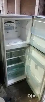 Samsung company double door fridge proper working condition