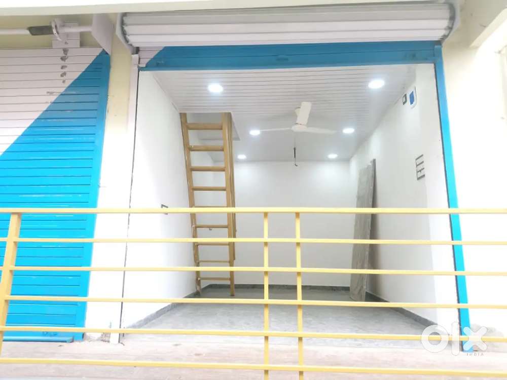 Shop for Rent with washroom and 24 hrs water facility.