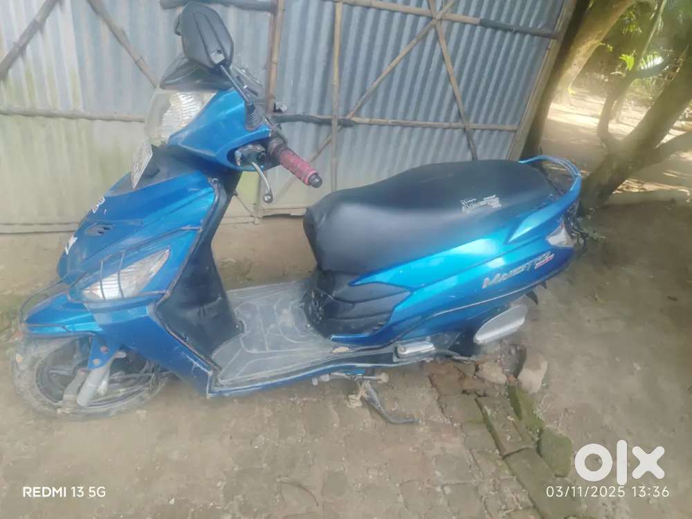 Scooty is good condishon