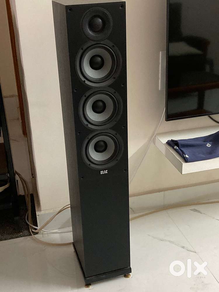 Elac Debut F5.2 speakers
