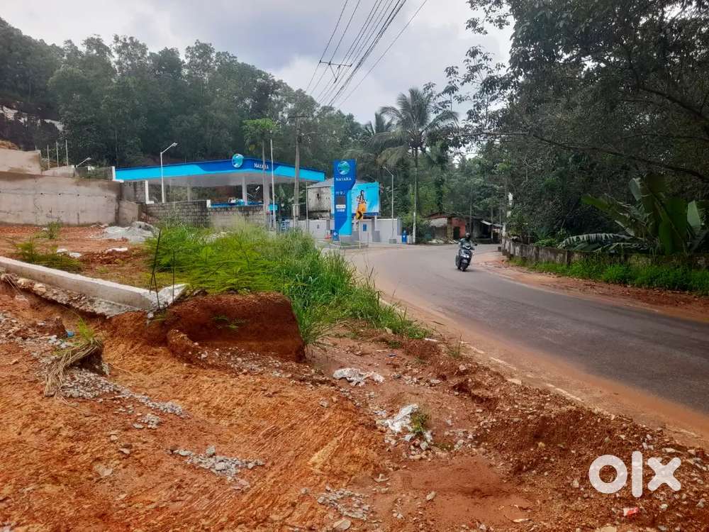 MAIN ROAD( തച്ചോട്ടുകാവ്  അഭയ റോഡ് ഹൗസ് പ്ലോട്ടുകൾ)