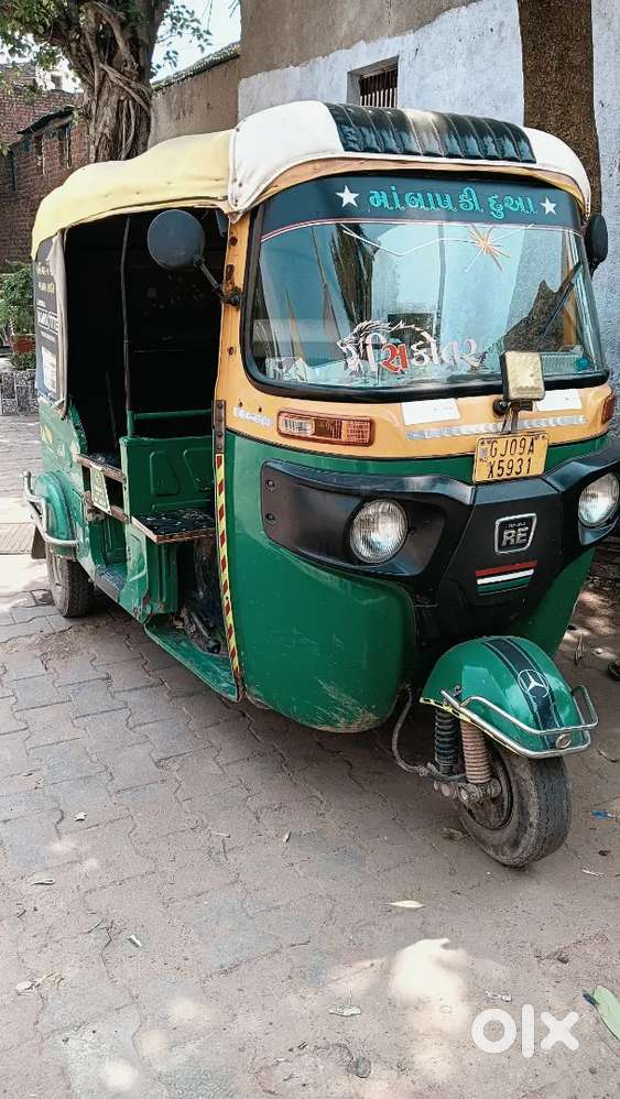 Bajaj cng GJ09 AX5931