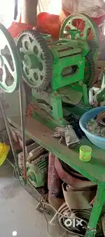 इसमें एक फैंस के मोटर हे और चार वील हे जूस के शबी शमआनहे