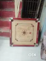 Carrom board
