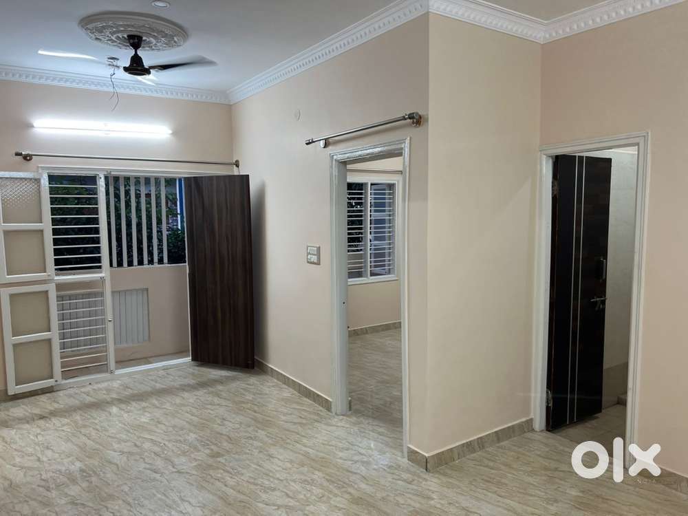 2bhk for rent semifinished in thanisndra main road