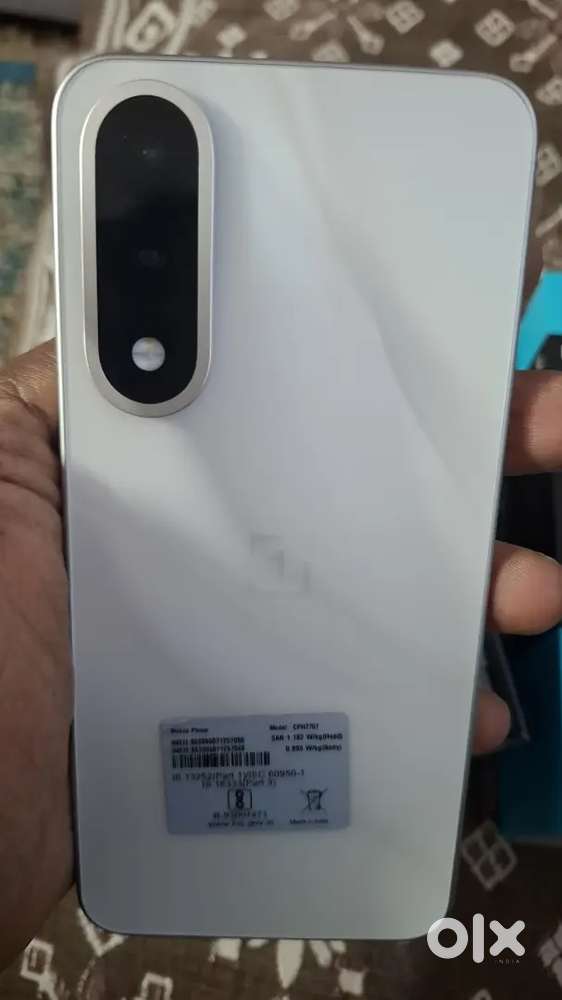Oneplus nord 5 marble sand (12gb ram 256) totally unused mobile