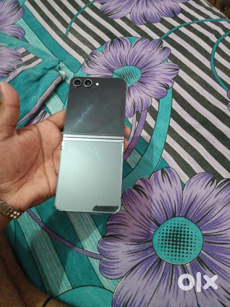 Samsung Z flip 5 8 gb 256gb