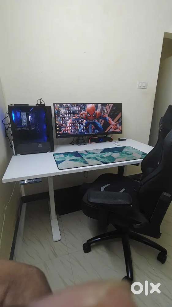 PC Work station, 32inch ultrawide monitor, Electric Table Gaming chair