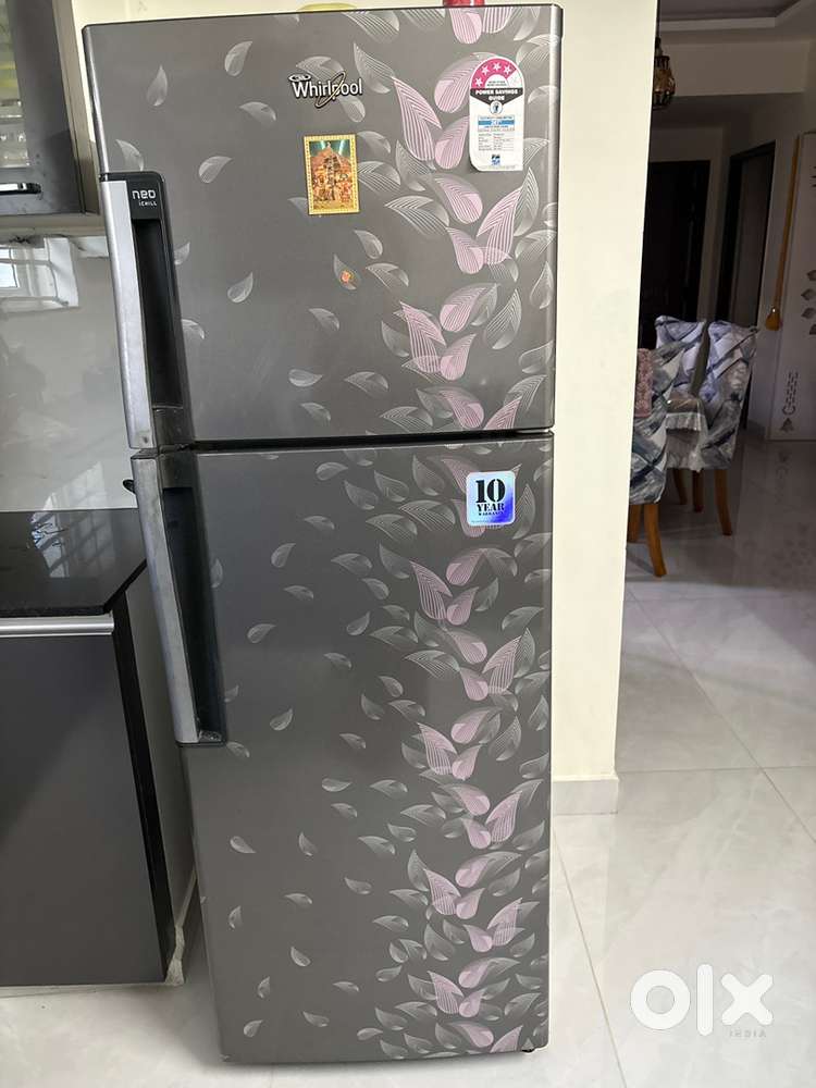 Whirlpool double door fridge